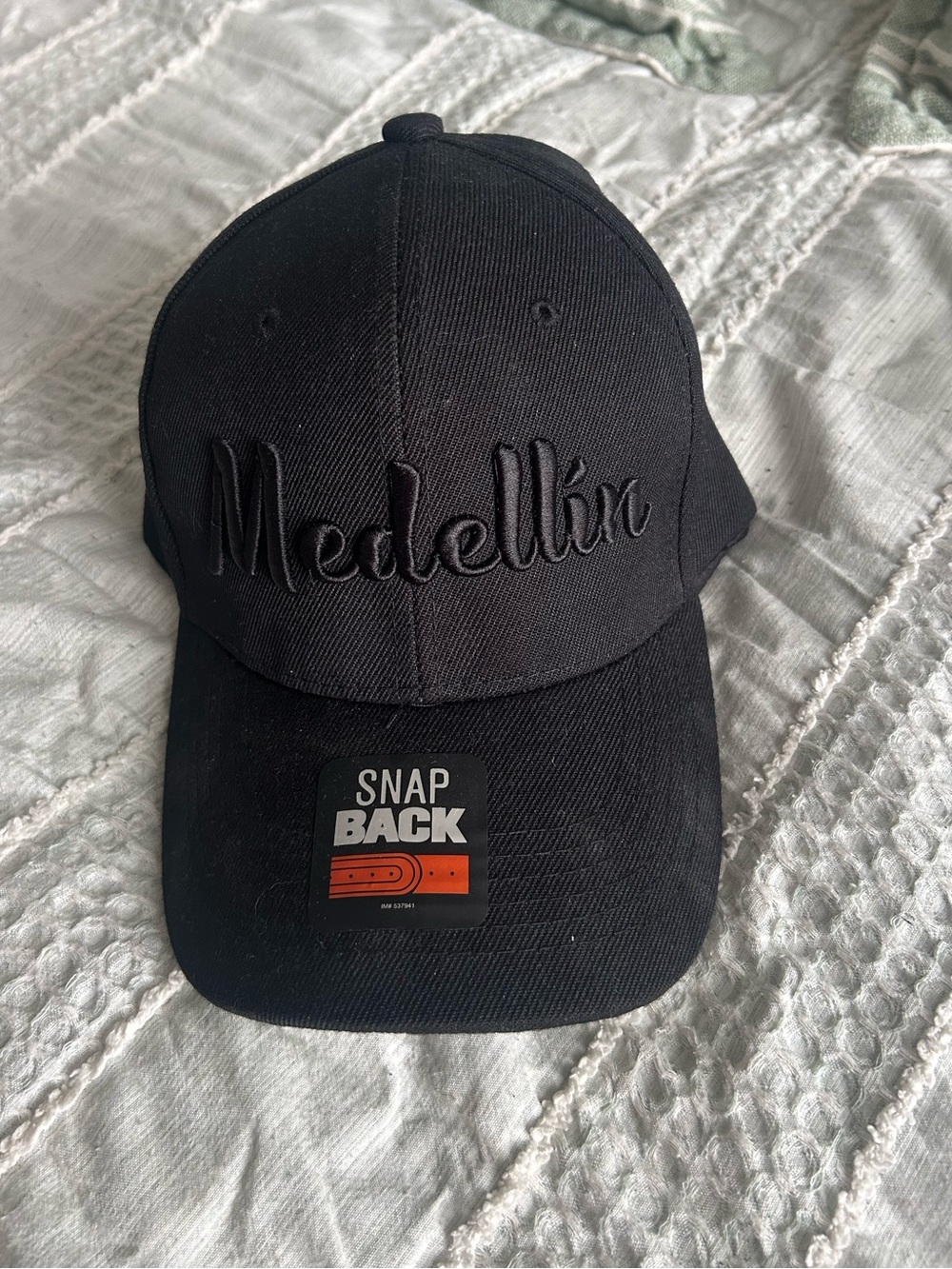 Black Medellín Embroidered Snapback Hat